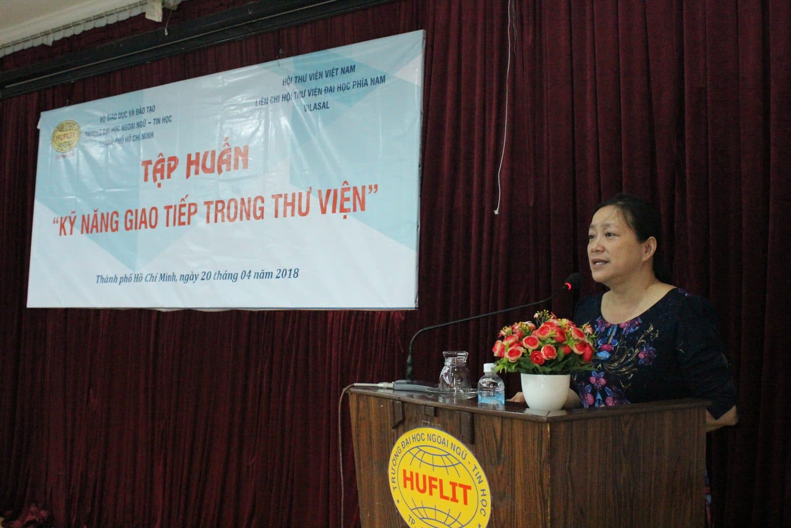 Kỹ năng giao tiếp trong thư viện 2018 — ảnh 9/21