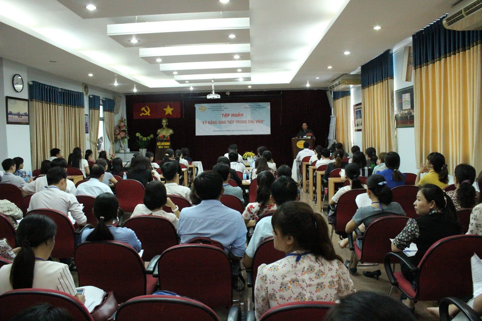 Kỹ năng giao tiếp trong thư viện 2018 — ảnh 6/21