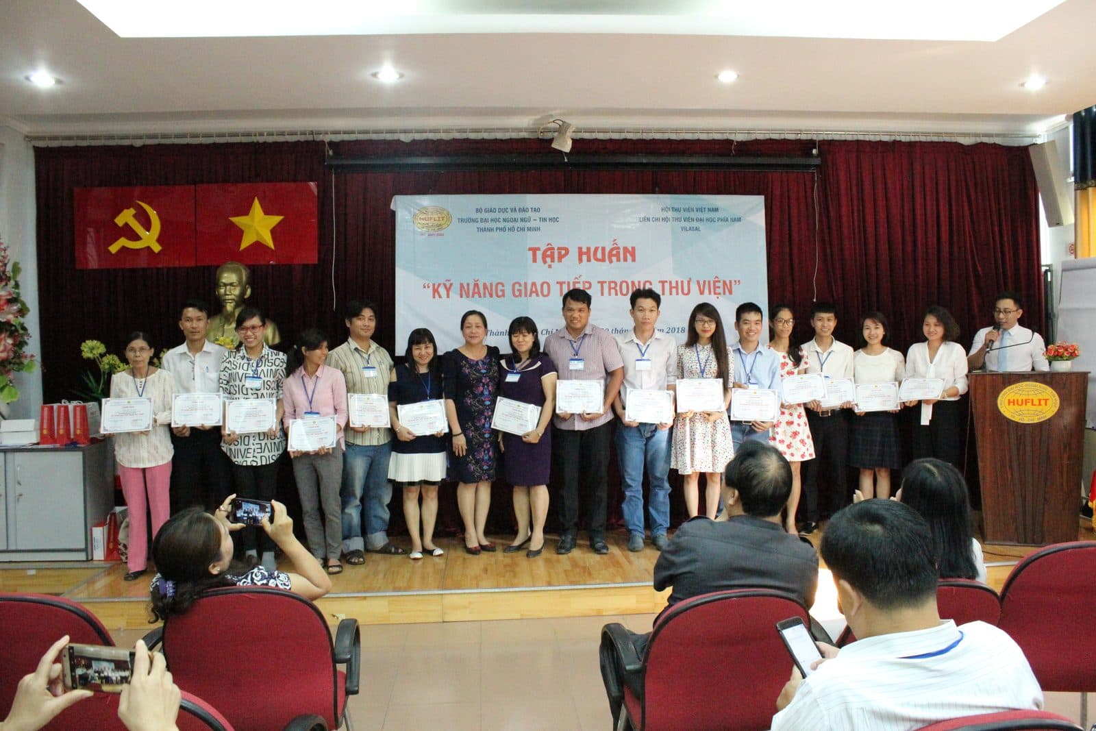 Kỹ năng giao tiếp trong thư viện 2018 — ảnh 21/21