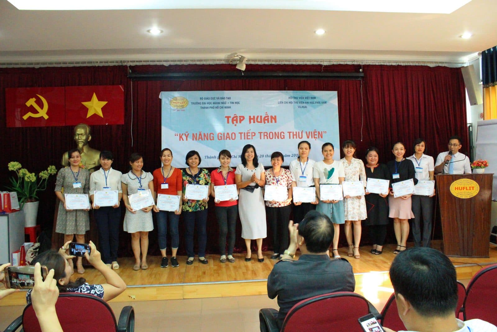 Kỹ năng giao tiếp trong thư viện 2018 — ảnh 19/21